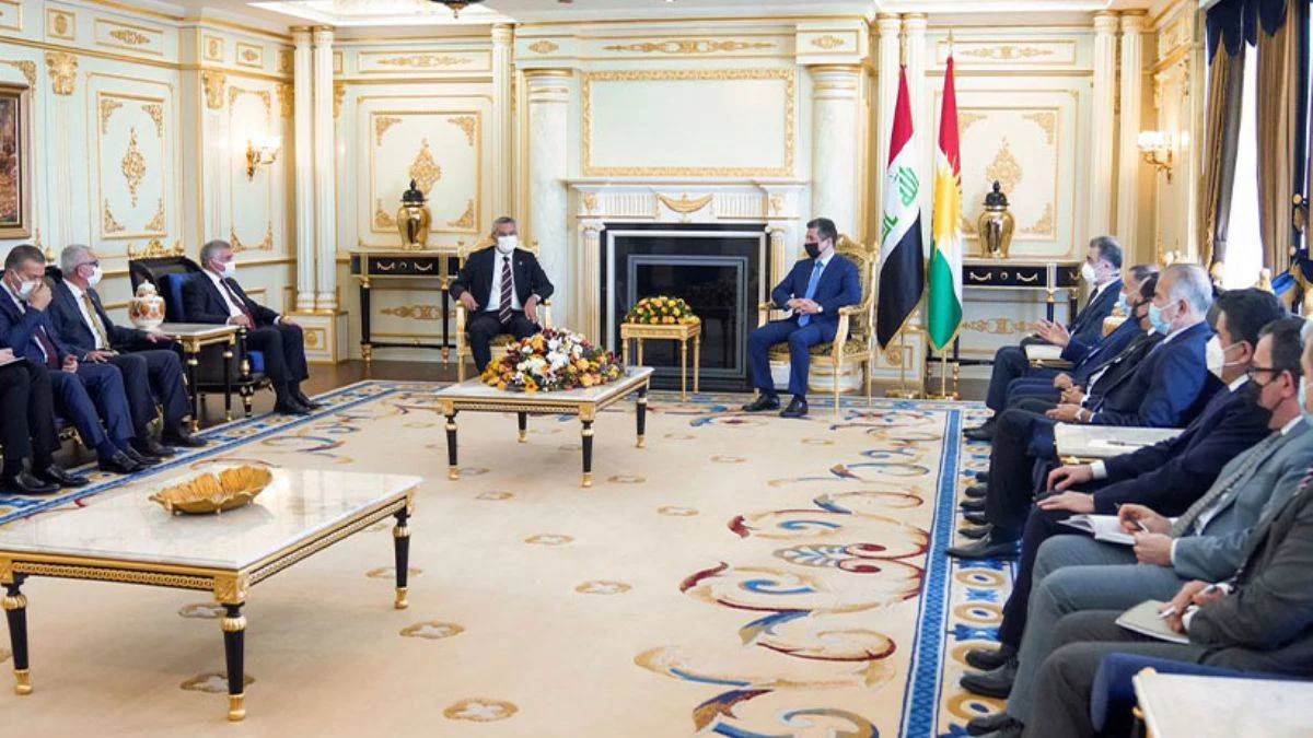 CHP, Barzani'nin 'ayağına' neden gitti?