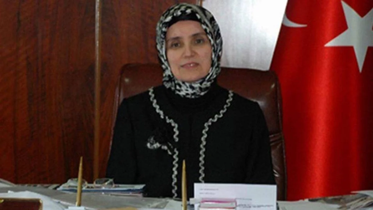 Dicle Üniversitesi'nin eski rektörü ve yardımcısına hapis cezası