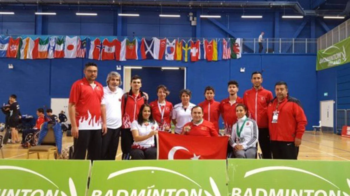Genç badmintonculardan 6 madalya