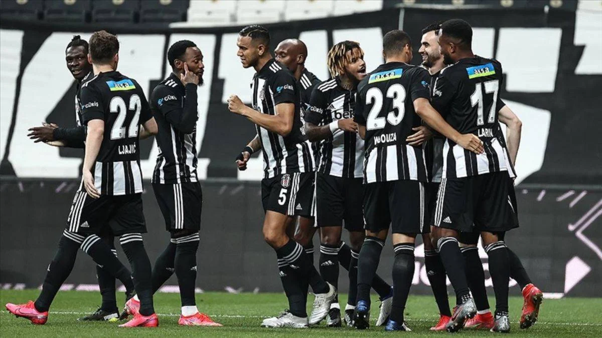 İstanbul'da gol düellosu! Beşiktaş 3 - 3 Adana Demirspor