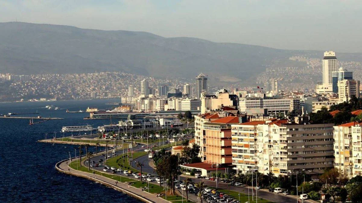İzmir üniversite burs veren yerler, kuruluşlar neresi? İzmir Büyükşehir Belediyesi burs veriyor mu?
