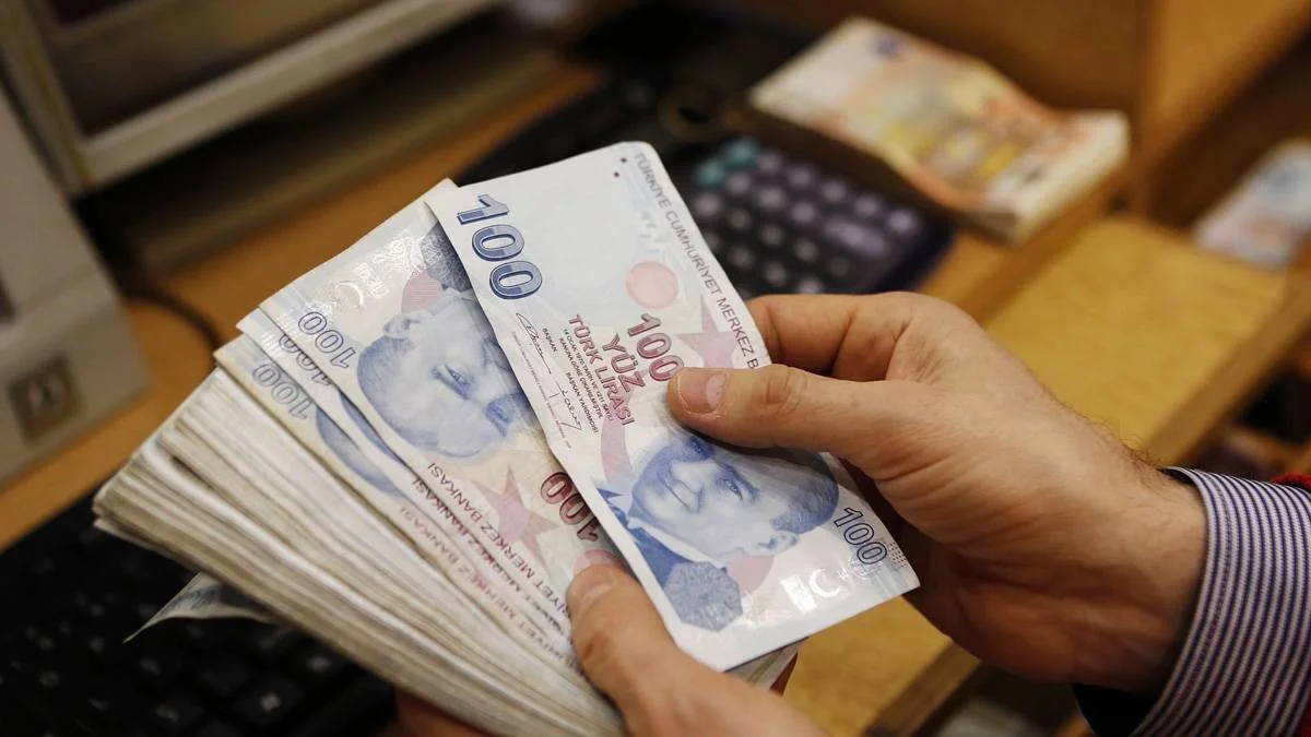 Kuzey Kıbrıs'ta asgari ücret brüt 4 bin 970 lira oldu