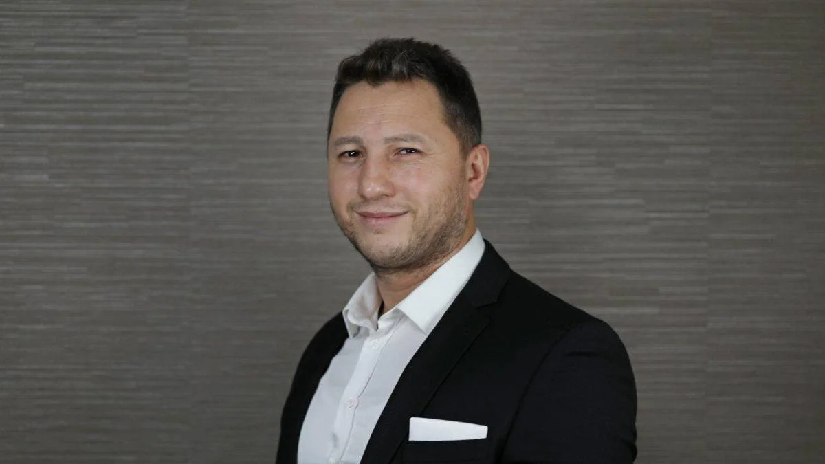 Melik Yağmur İnstagram Adresinde FUE Tekniğini Tanıttı!