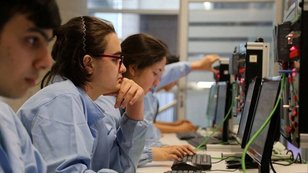 Meslek lisesi kitapları ücretsiz (bedava) mi? Ücretsiz meslek lisesi kitapları nereden alınır?