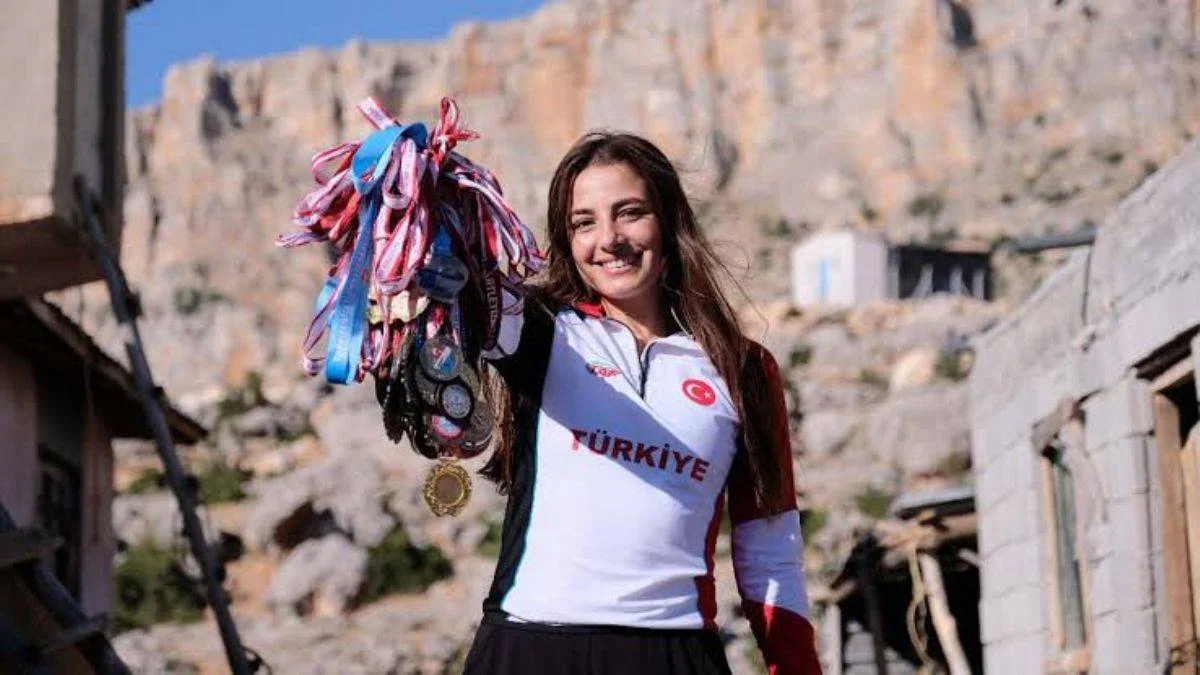 Milli Atlet Derya Ateşli
