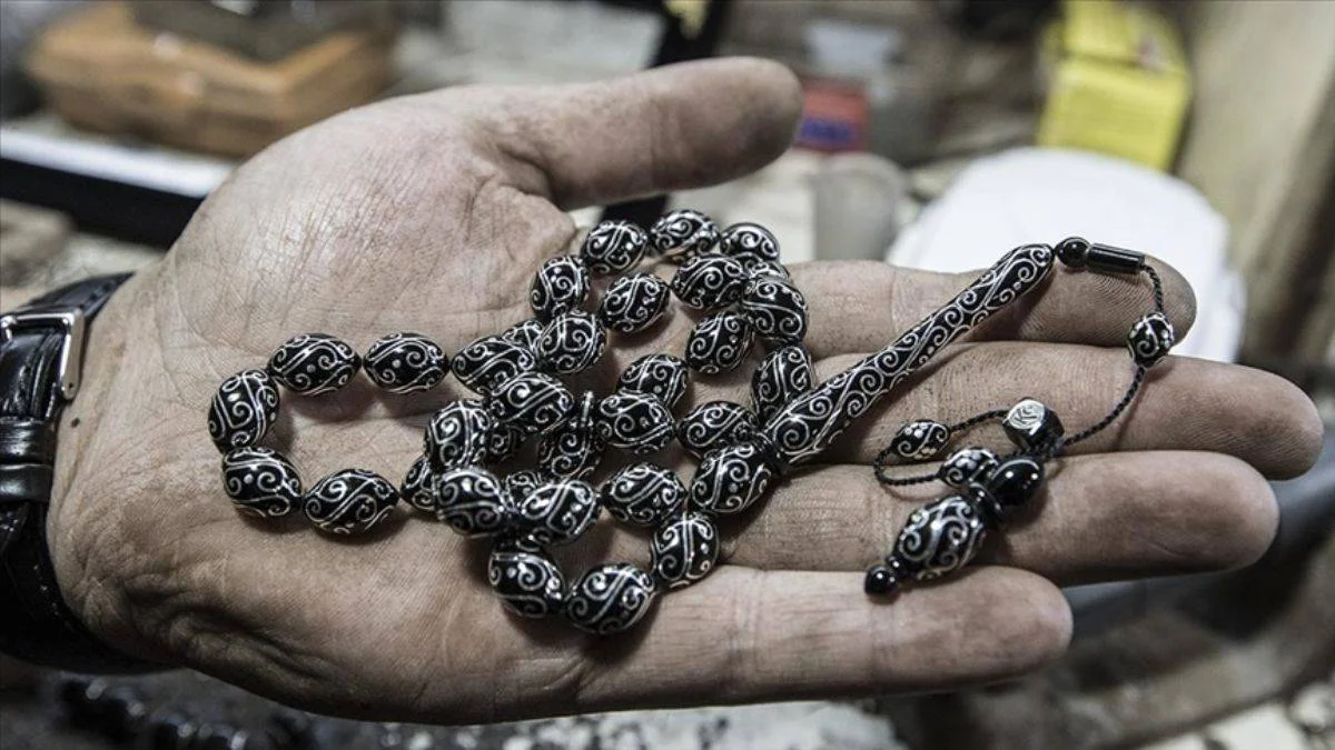 Oltu taşı tespihlerinin dünyada 10 ila 100 bin lira arası müşterisi var