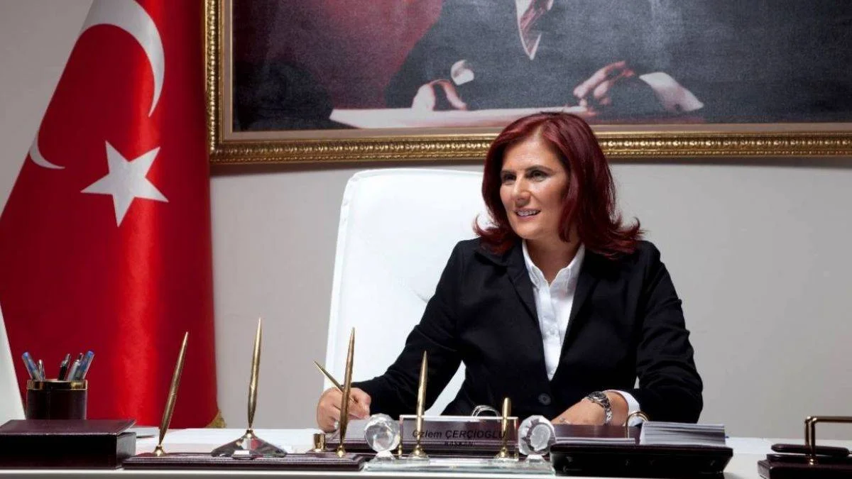 Özlem Çerçioğlu kimdir? Özlem Çerçioğlu nereli kaç yaşında?
