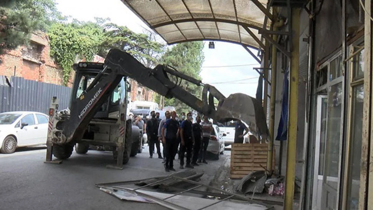 Rami Kuru Gıda Hali'nde yıkımlar başladı