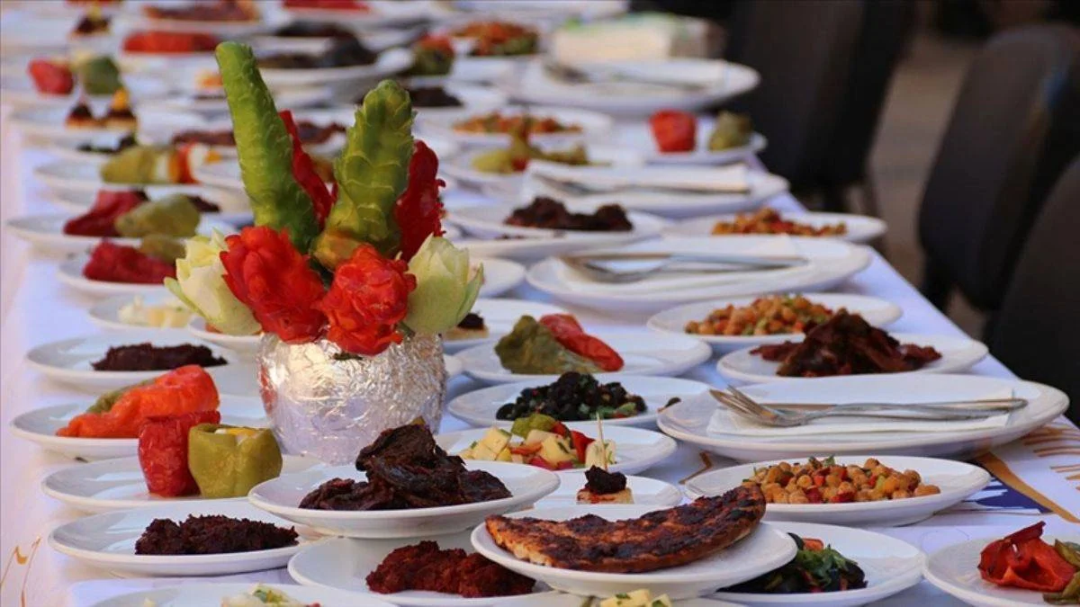 Şanlıurfa'da biberden(isot) yapılan 40 çeşit kahvaltılık tanıtıldı