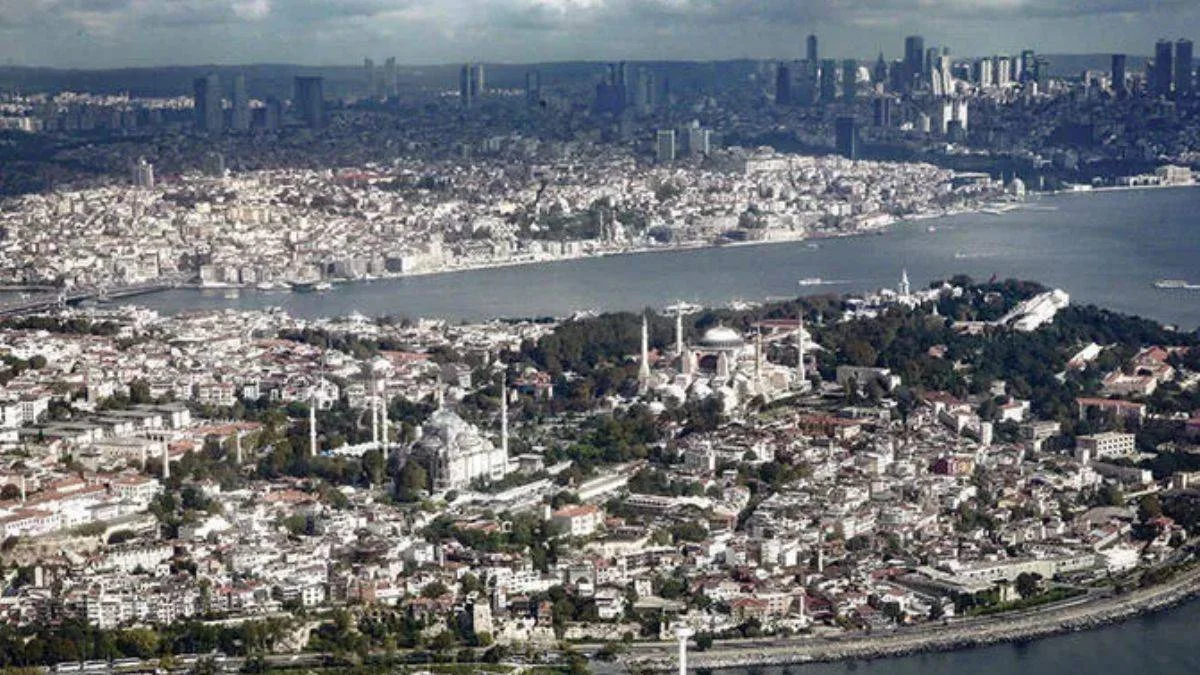 'Sultanahmet... Tarih kaçak katların gölgesinde'