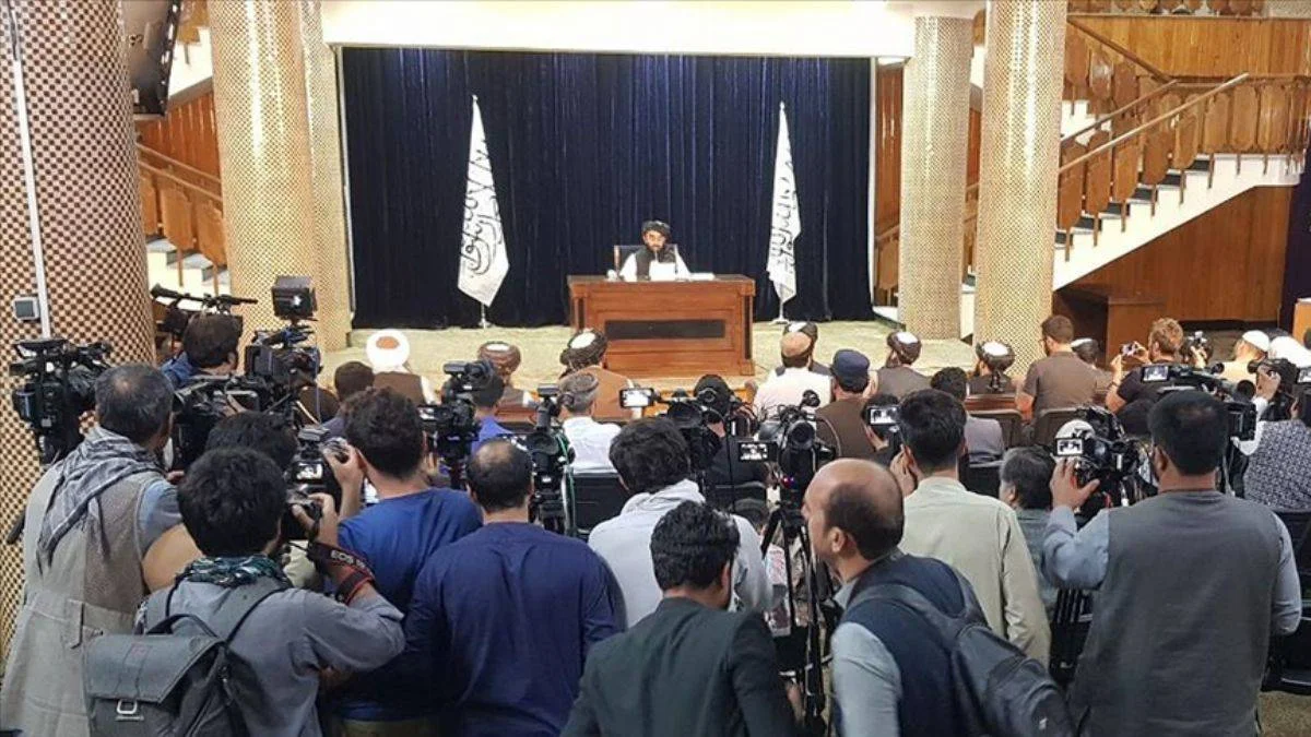 Taliban 'geçici hükümetini' açıkladı