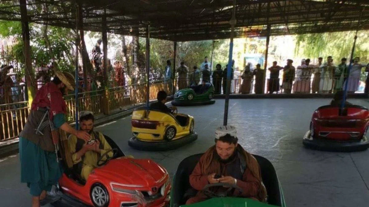 Taliban'ın lunapark eğlencesi