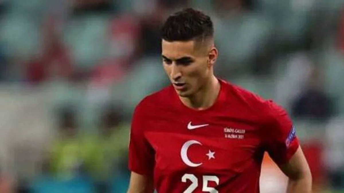 Trabzonspor'da Mert Müldür gelişmesi!