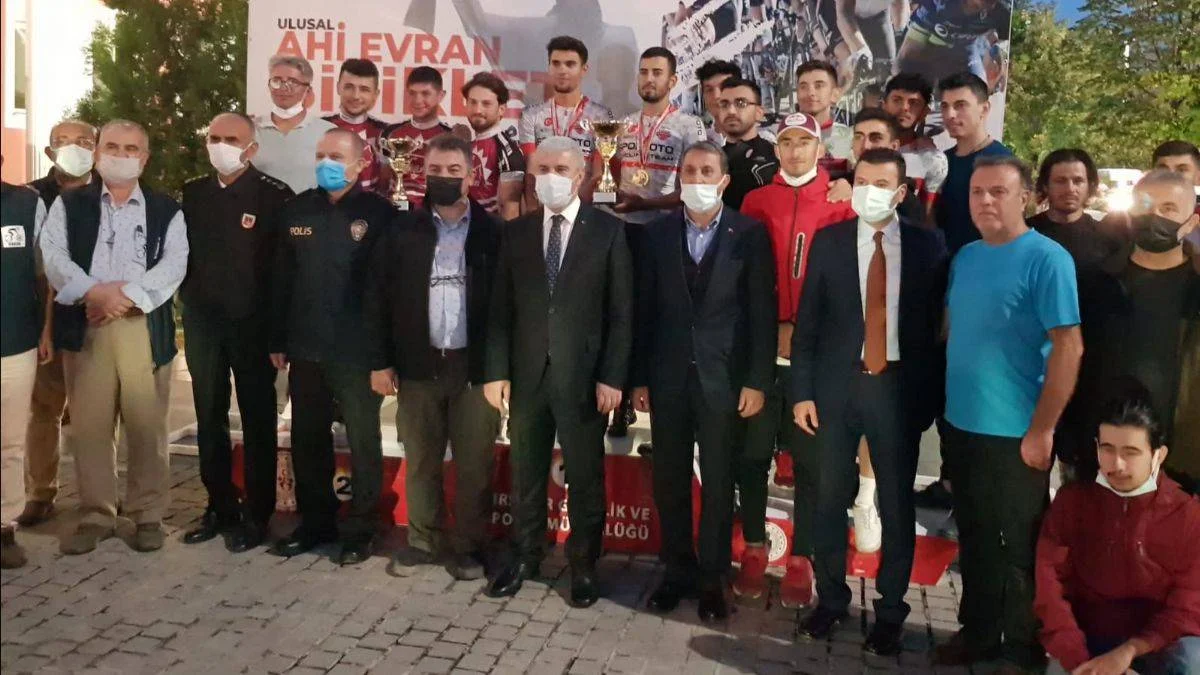 ULUSAL AHİ EVRAN BİSİKLET YOL YARIŞI 17 EYLÜL 2021 TARİHİNDE KIRŞEHİR'DE GERÇEKLEŞTİ