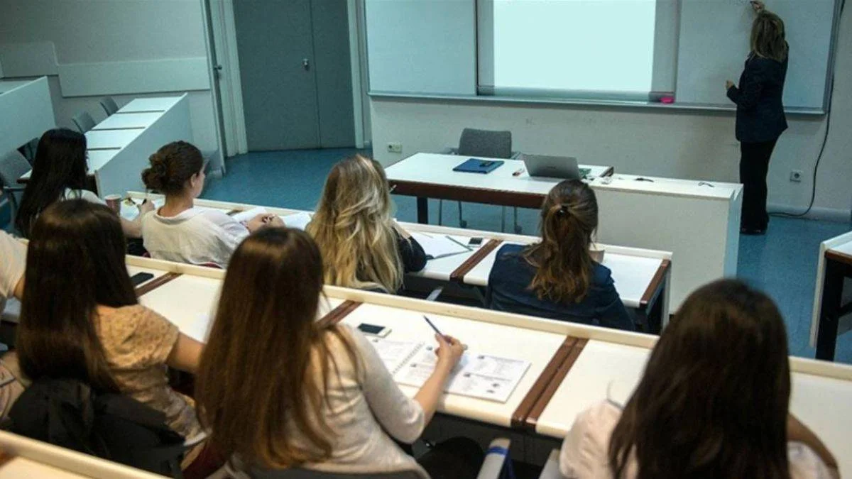 Üniversitede uzaktan eğitim mi olacak? Üniversitelerde hangi dersler uzaktan (online) olacak?