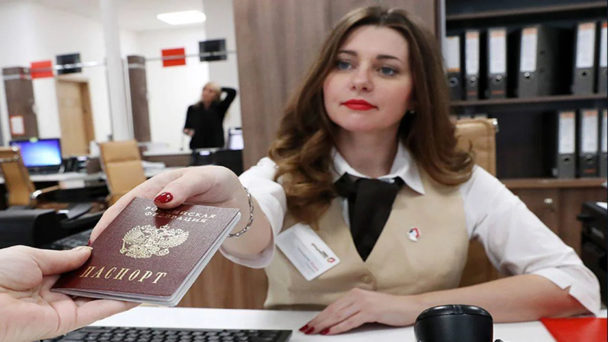 100 bin yerleşik Rus'tan 100 milyar dolarlık hedefe