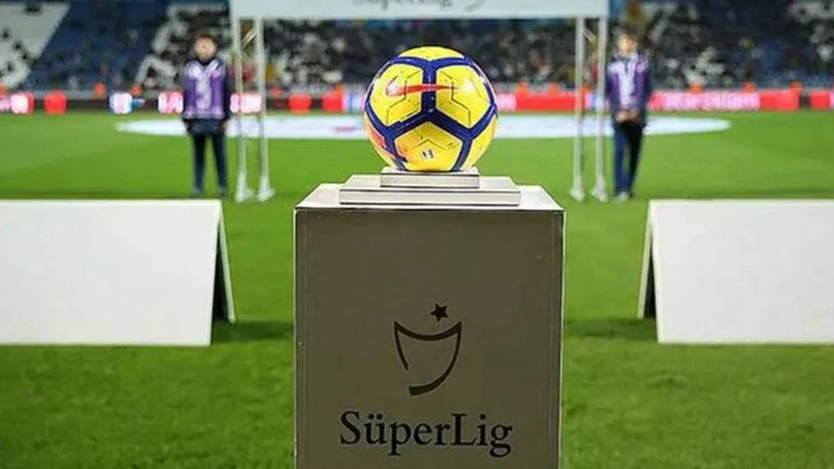 22 Ekim Cuma hangi takımın maçı var? Süper Lig 22 Ekim Cuma bu akşam kimin maçı var?