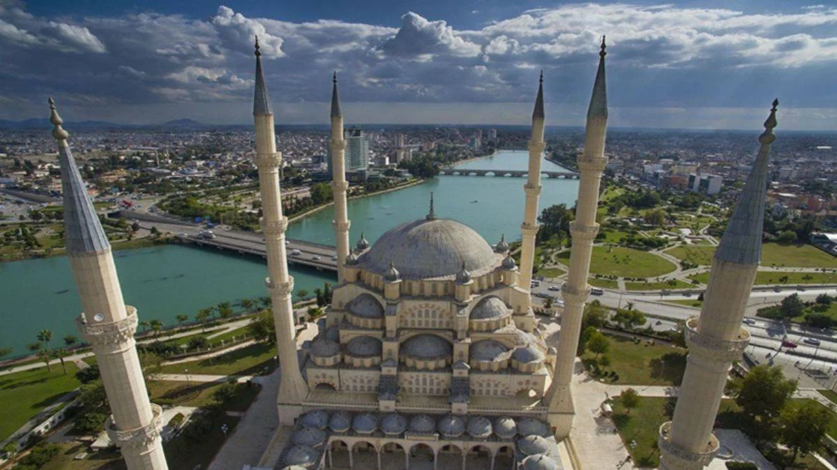 850 bin kişilik camiden 4 kişilik camiye
