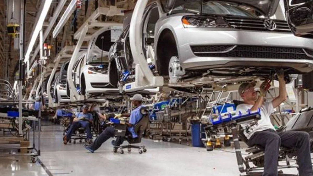 Alman gazetesinin iddiası: Volkswagen 30 bin çalışanının işine son verecek