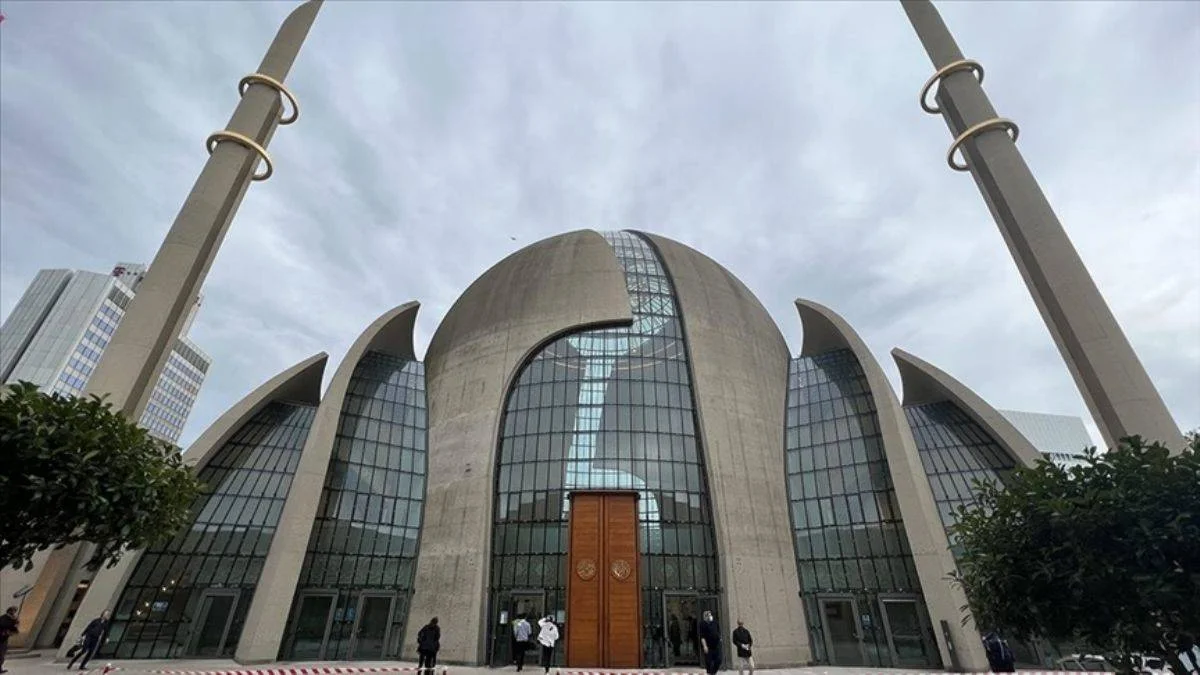 Almanya'da cuma günleri ezan okunmasına izin