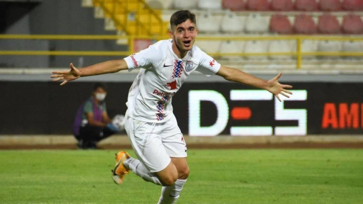 Altınordulu Burak İnce, The Guardian'ın listesinde