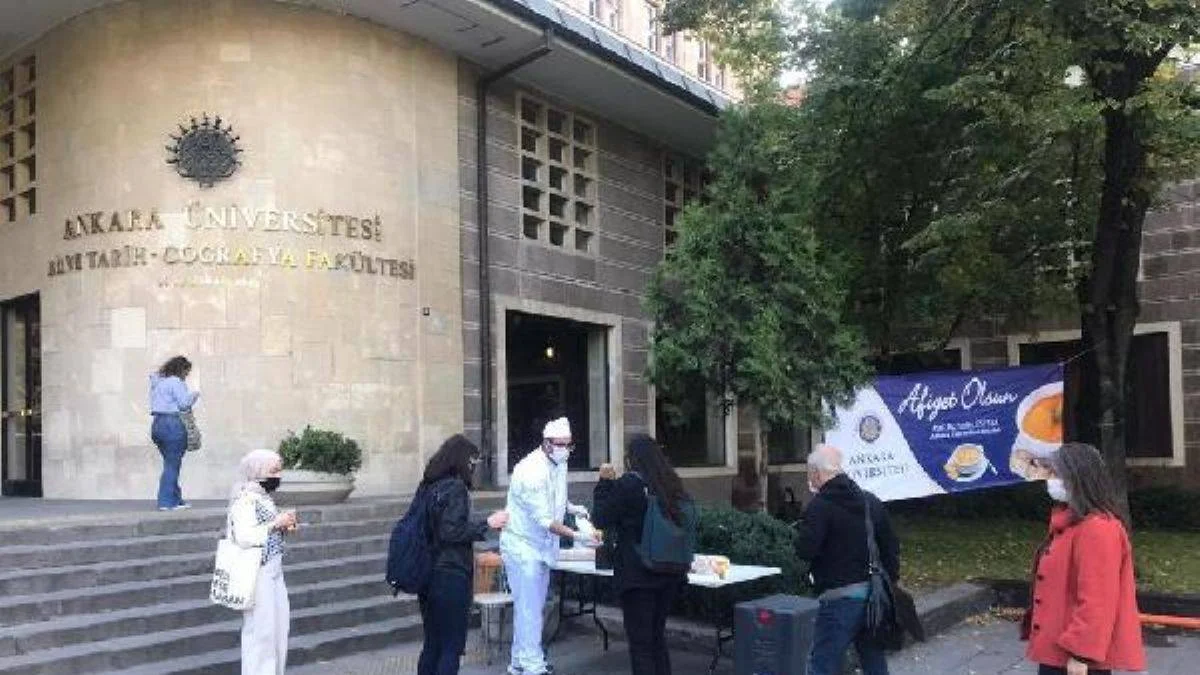 Ankara Üniversitesi'nden her sabah sıcak çorba