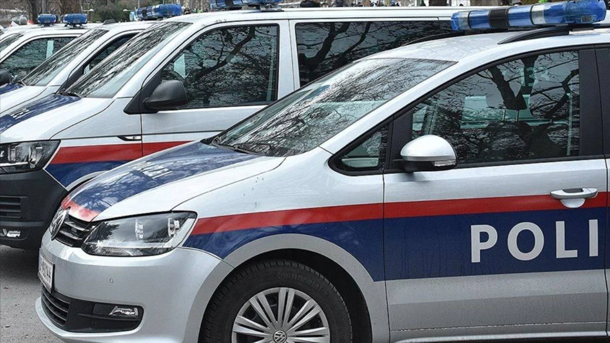 Avusturya'da başbakanlık binasına polis baskını!