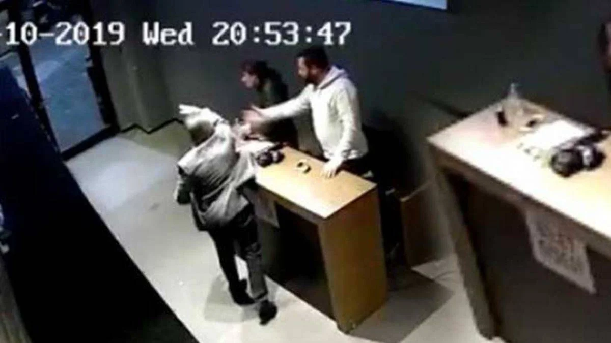 'Ayağa kalkmadıkları' gerekçesiyle çalışanlarını darbeden iş yeri sahibine istenen ceza belli oldu