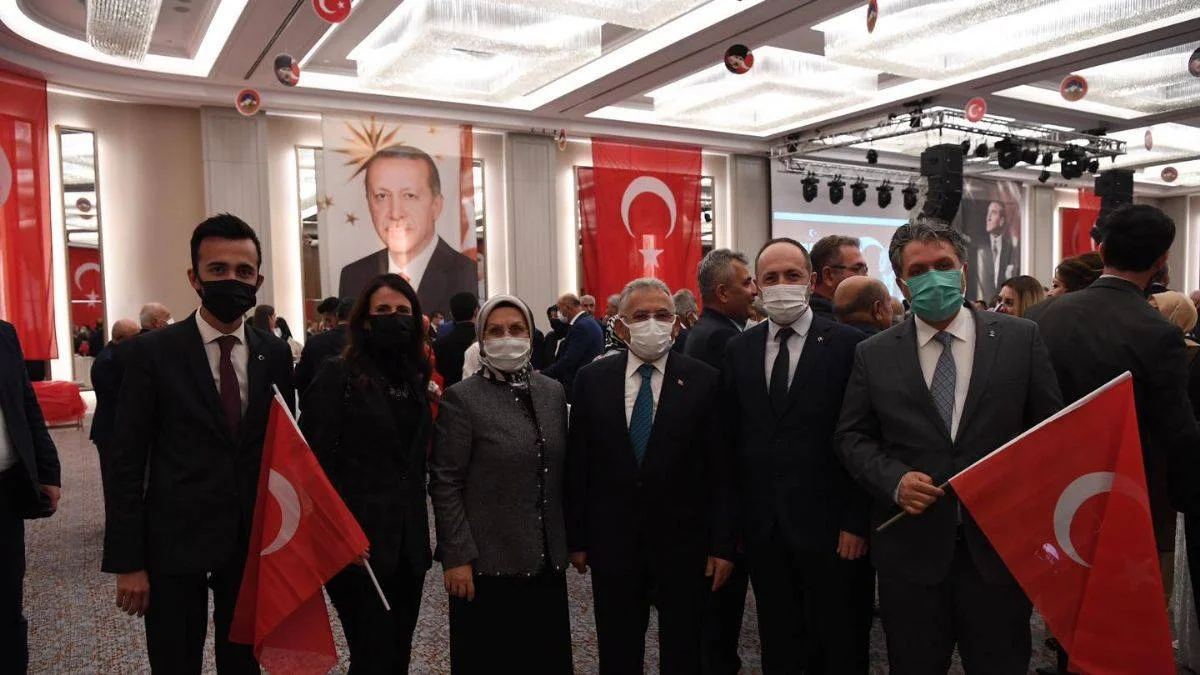 Başkan Büyükılıç'tan Cumhuriyet Resepsiyonu'nda açıklama