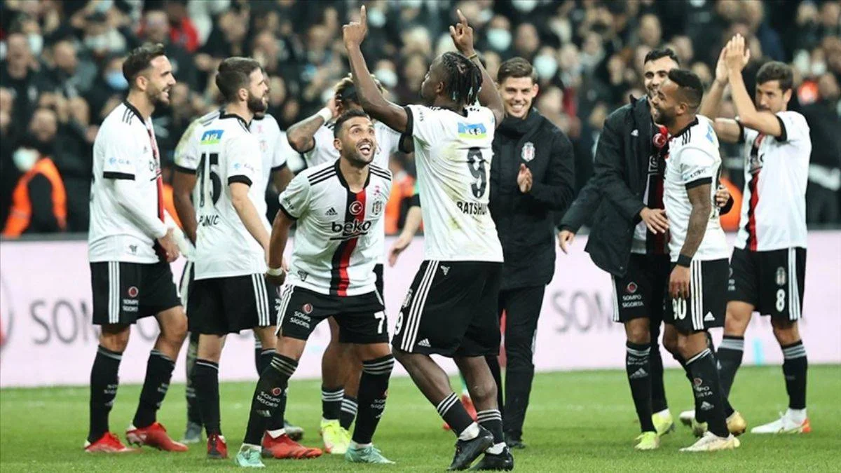 Beşiktaş sahasında Galatasaray'ı 2-1 mağlup etti