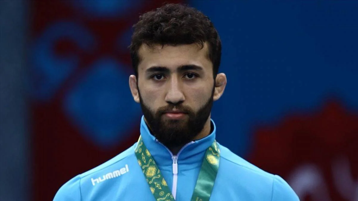 Burhan Akbudak, Dünya Güreş Şampiyonası'nda finale yükseldi