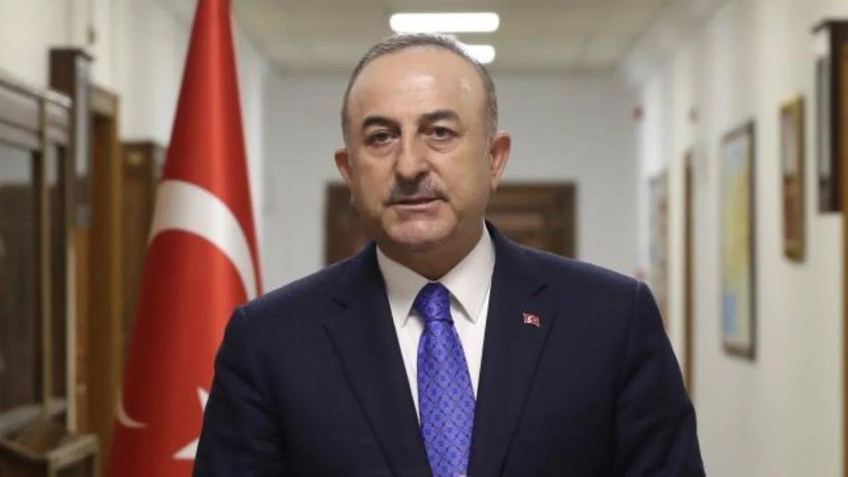 Çavuşoğlu'ndan Macron'a sert tepki: Söyleyeceklerini yüzümüze söylesin