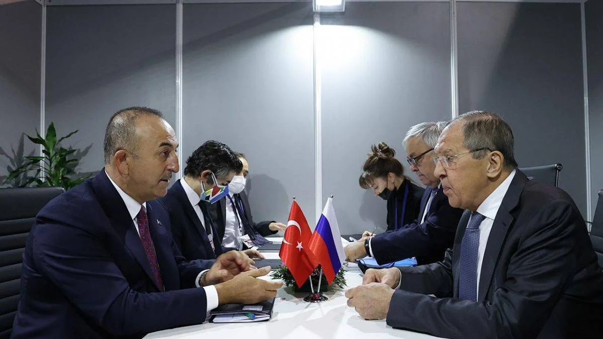 Çavuşoğlu'ndan Rus basınına 'SİHA' açıklaması