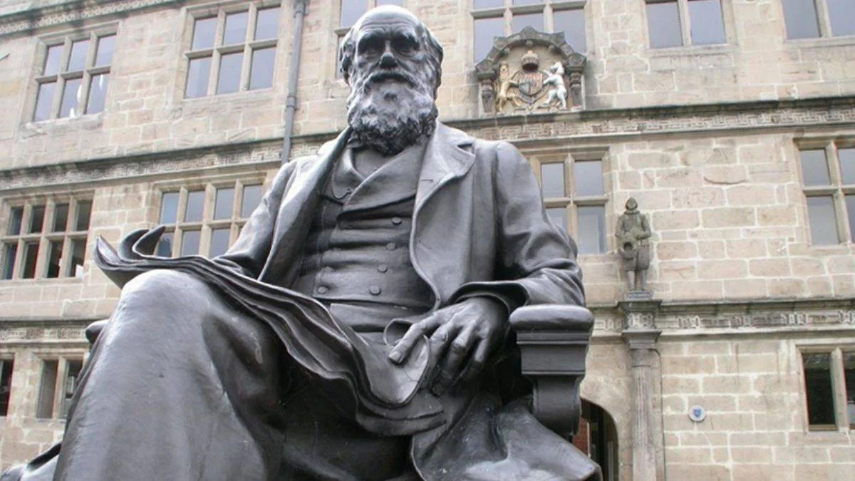 Charles Darwin'in mikroskobu açık artırmada: Rekor fiyata satılması bekleniyor