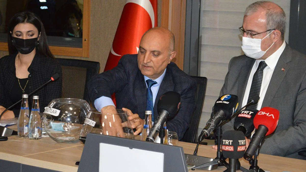 Depremzedelere yapılan 489 konutun kurası çekildi