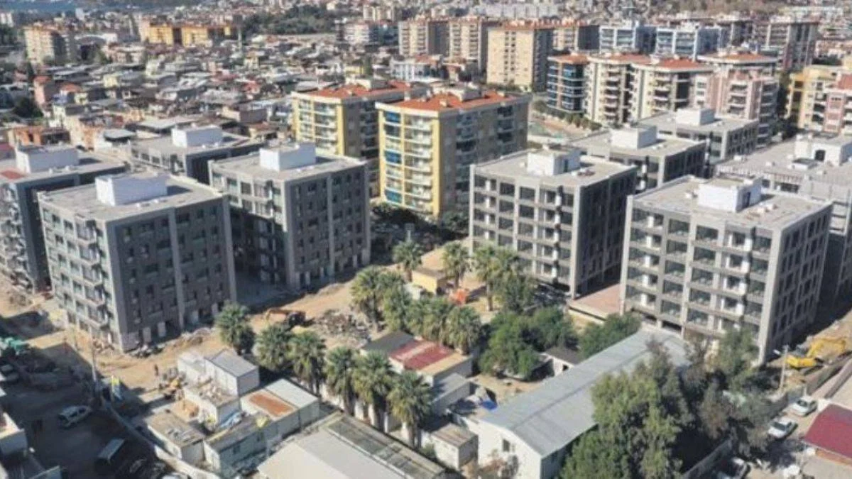 Devlet baba 1 yılda deprem yaralarını sardı