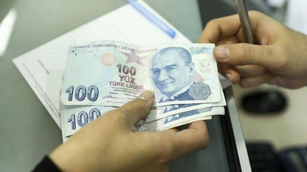 Ekim 2021 burslar yattı mı? Ekim KYK burs ve öğrenim kredisi hesaplara yattı mı?