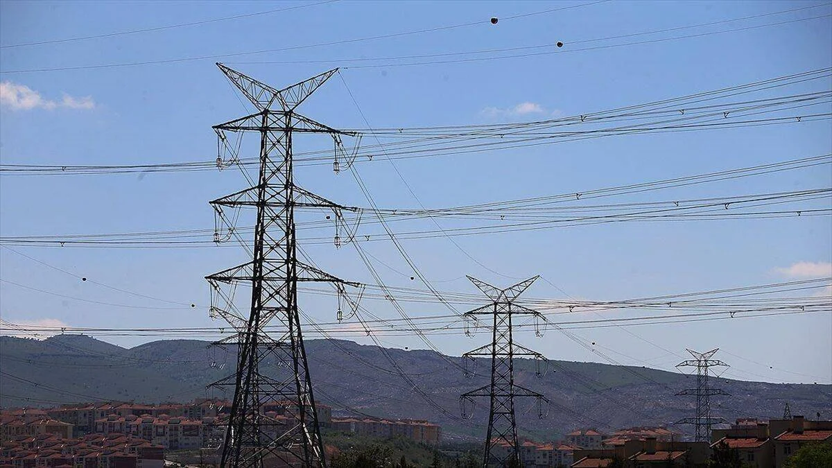 Enerji sektörü: Elektriğe yüzde 40-45 zam yapılmalı
