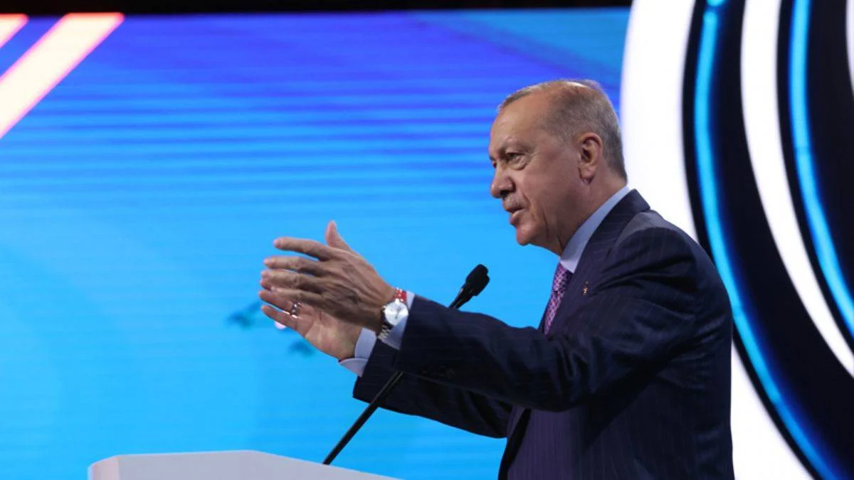 Erdoğan: Milli elektrikli lokomotifimizin üretimine başlıyoruz