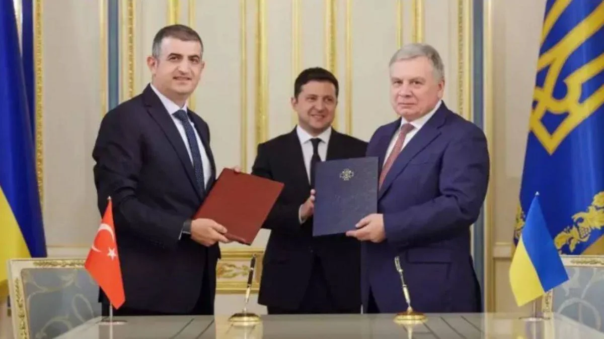 Erdoğan Putin'le görüşürken Kiev'de imzalar atıldı