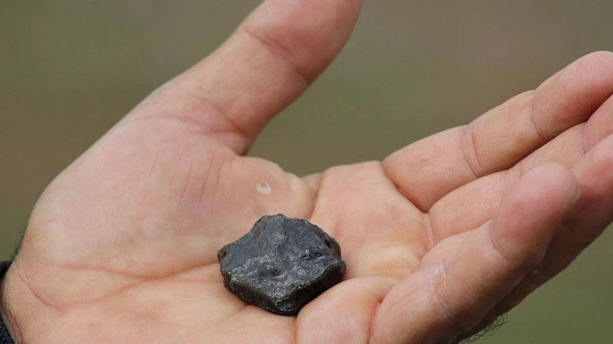 Gök taşı parçası 50 bin avroya satılırken ele geçirildi