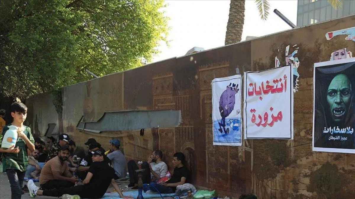 Irak'taki Şii partilerin oturma eylemi sürüyor