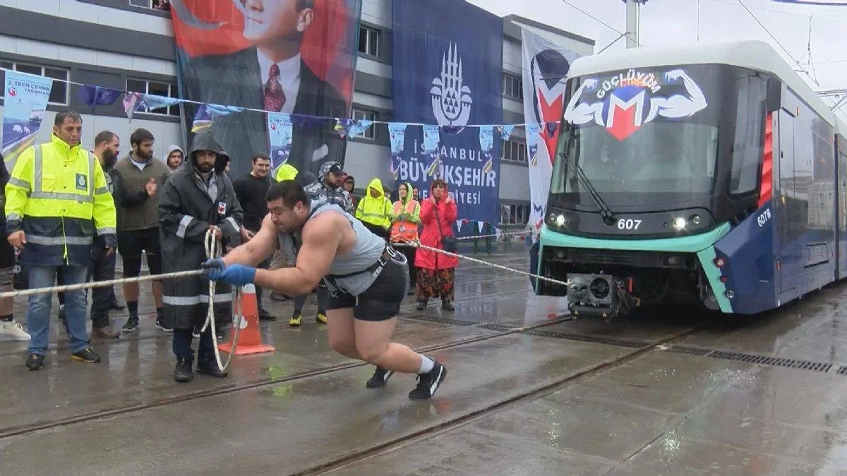 İstanbul'da Tren Çekme Yarışması yapıldı