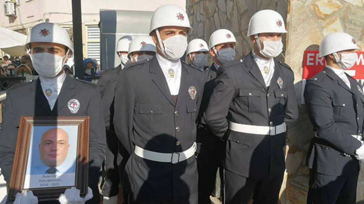 Kalp krizi geçiren polis memuru son yolculuğuna uğurlandı