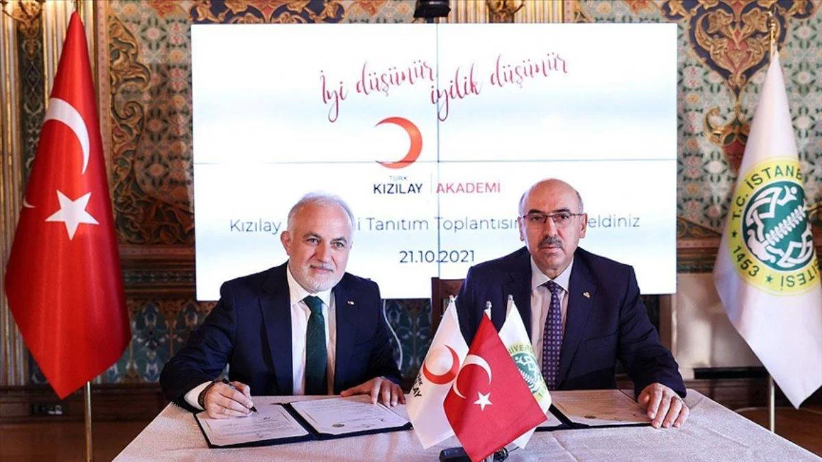 Kızılay Akademi'nin tanıtımı İstanbul Üniversitesi'nde yapıldı