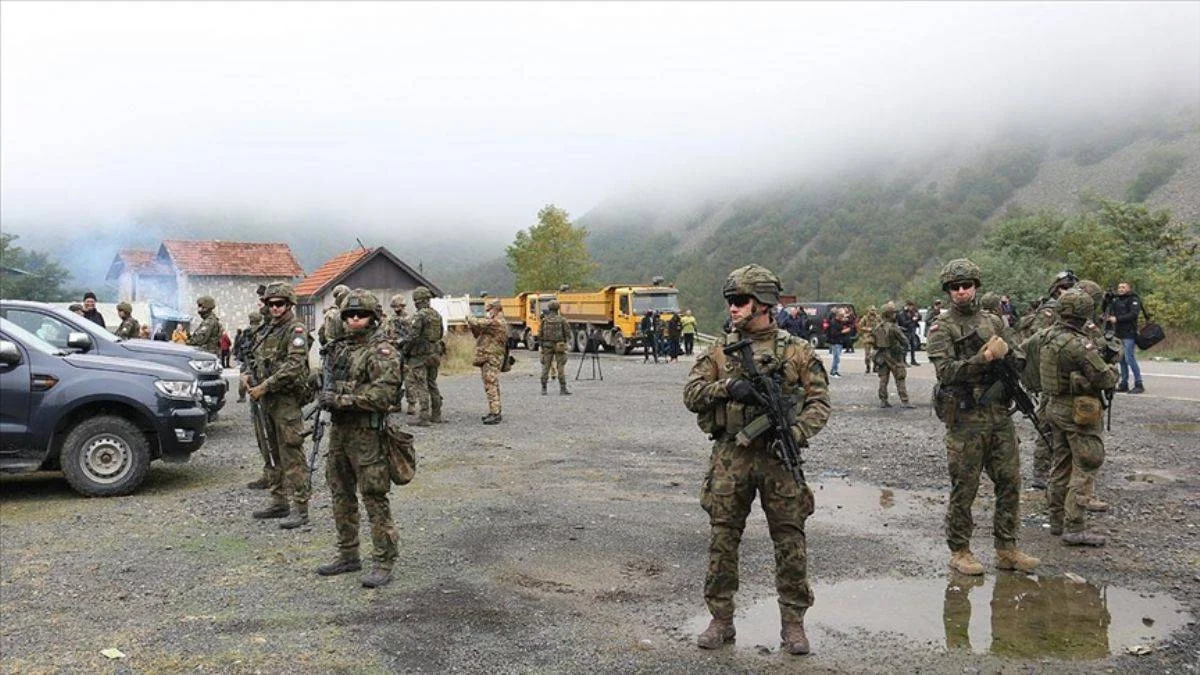Kosova ve Sırbistan anlaşma gereği birliklerini geri çekti