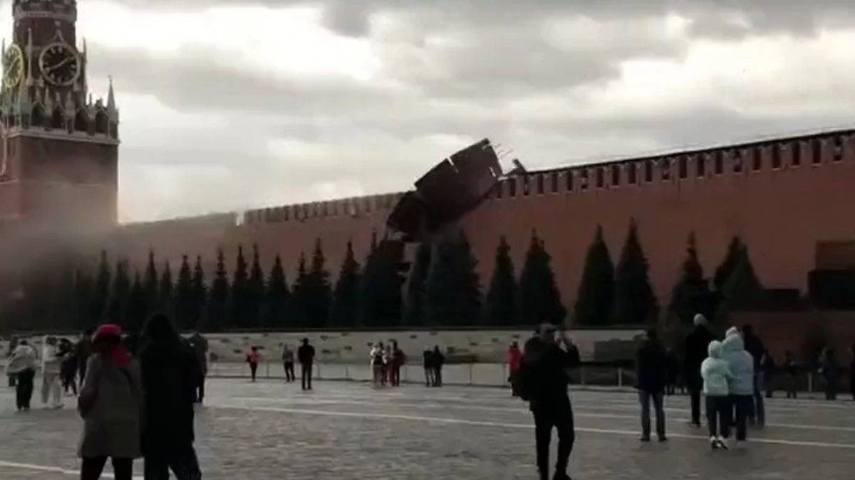 Kremlin'in burçları yıkıldı! Kızıl Meydan kapatıldı