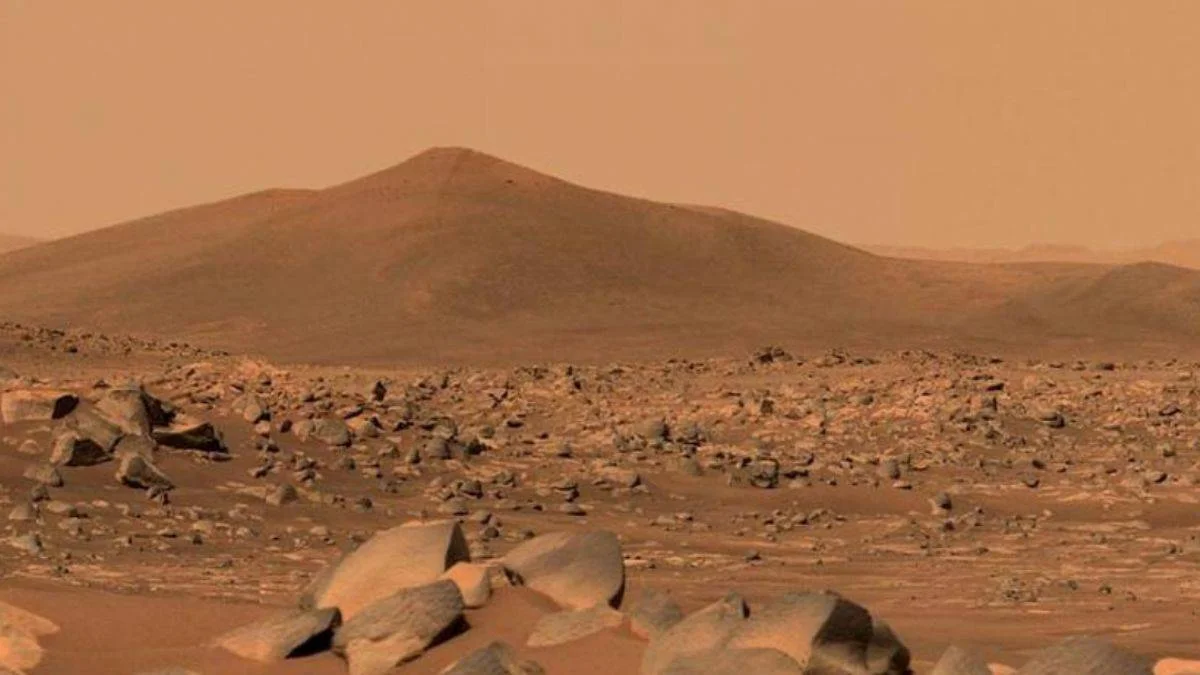 NASA robotu Mars'ta bir kraterin daha önce suyla dolu olduğunu belirledi