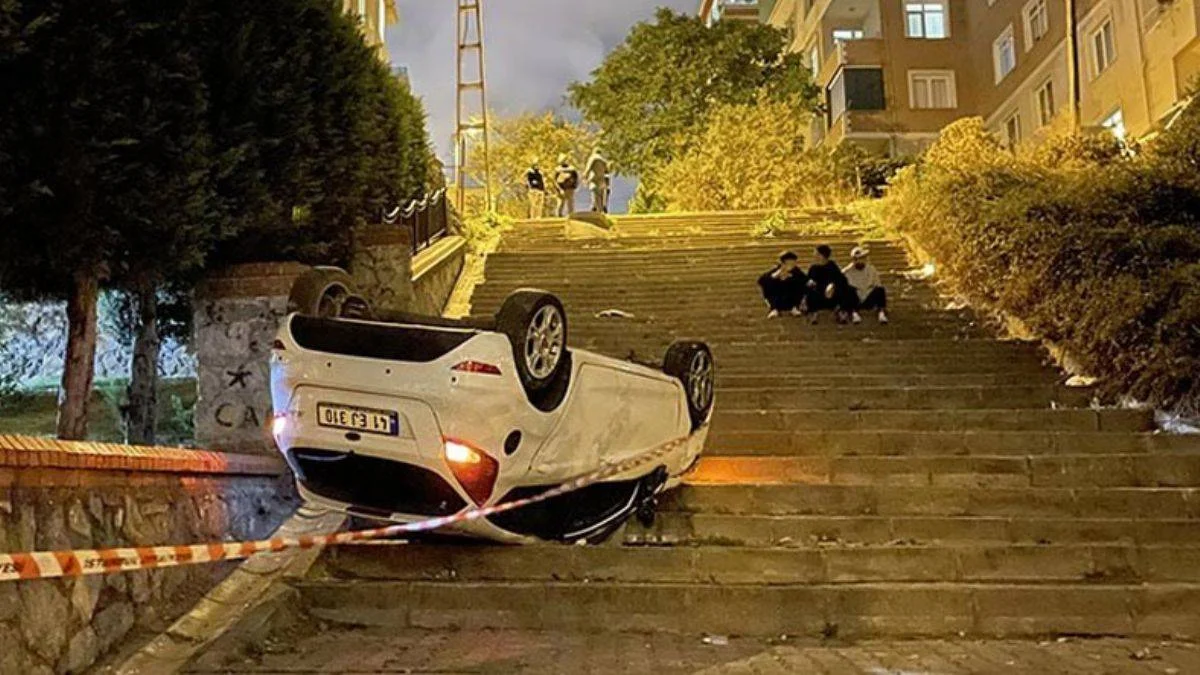 Navigasyon yönlendirince merdivenli sokağa girdi; böyle yuvarlandı
