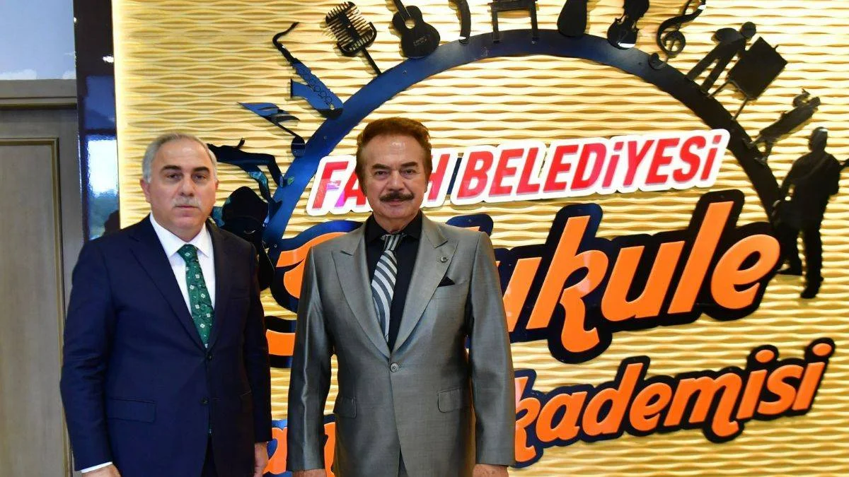 Orhan Gencebay'dan Fatih Sanat Merkezi'ne tam not
